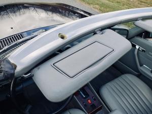 Mercedes-Benz 560 SL 1986 года  (NA)